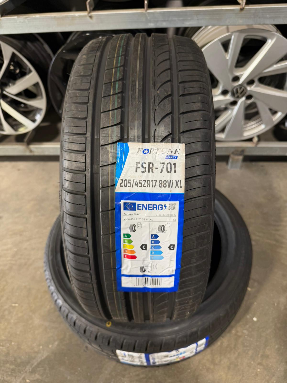 205/45R17 FORTUNE FSR701 88WXL