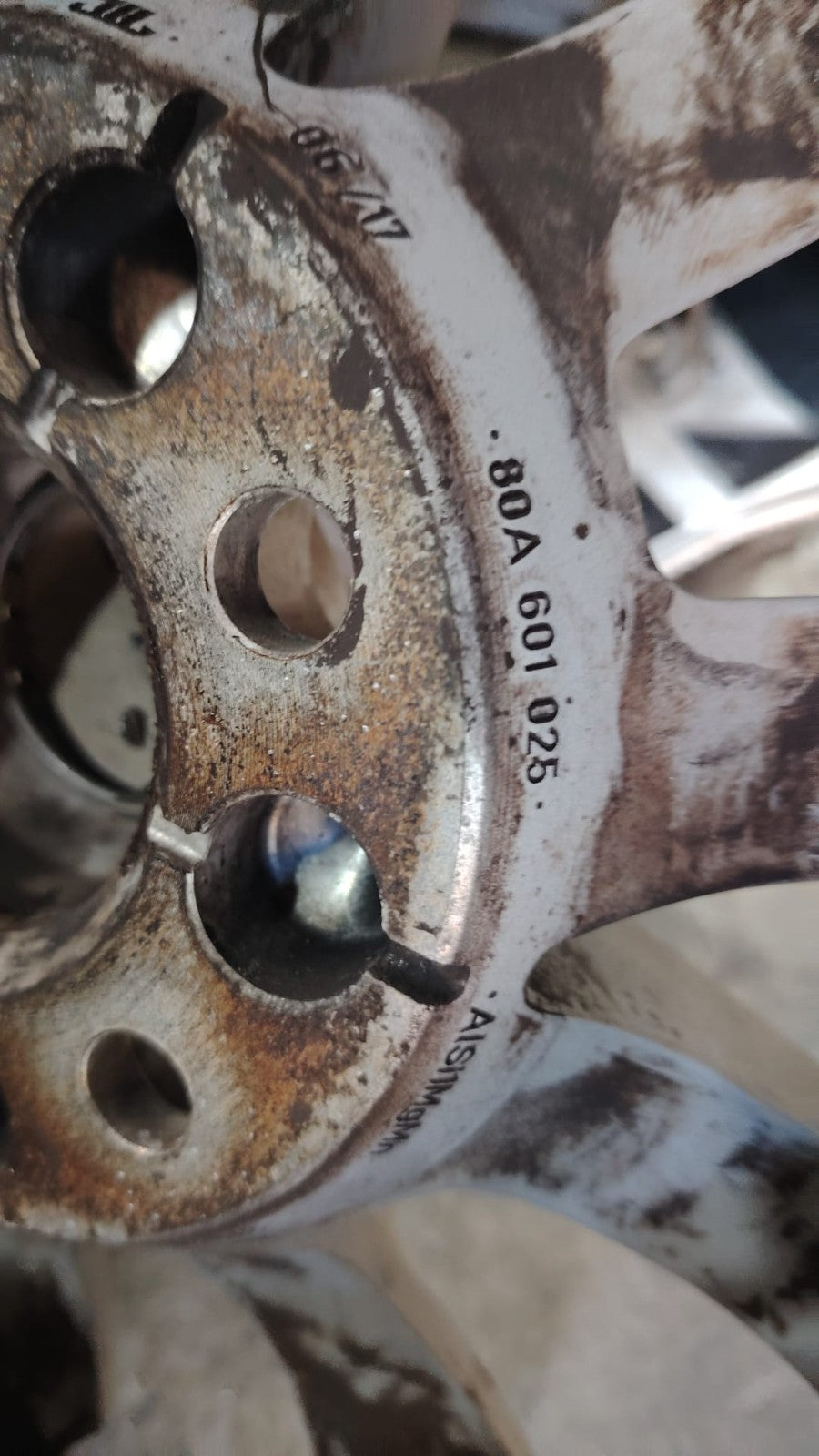 4 CERCHI AUDI A3-A4-A5-A6-Q5 ORIGINALI RAGGIO 17 COMPLETI