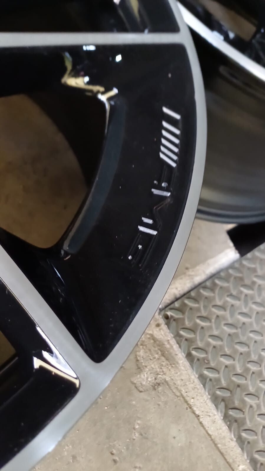 4 CERCHI IN LEGA ORIGINALI  MERCEDES AMG GLE DOPPIO CANALE RAGGIO 22