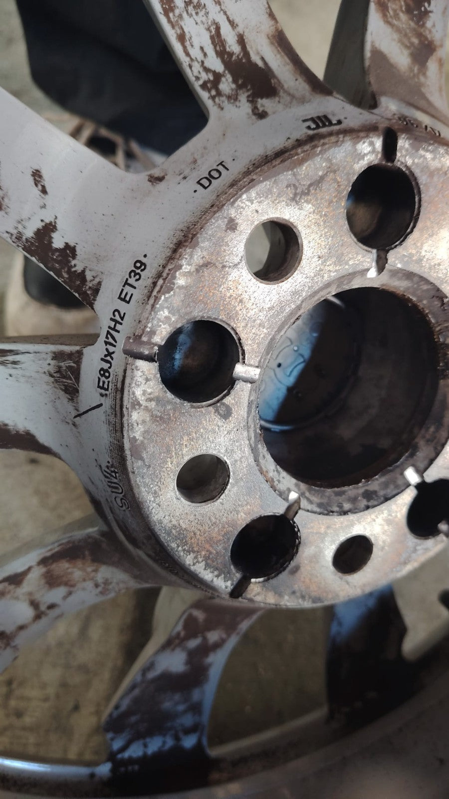 4 CERCHI AUDI A3-A4-A5-A6-Q5 ORIGINALI RAGGIO 17 COMPLETI