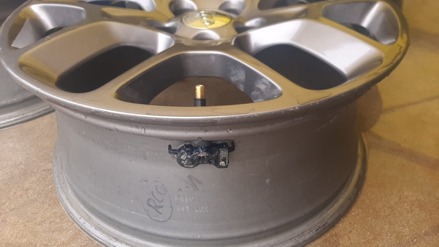 4 CERCHI IN LEGA JEEP RENEGADE DA 17